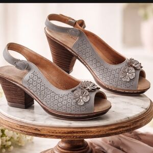 Chic Gray Floral Sandals By Patrizia By Spring Step Size 41 9.5-10 Never Worn